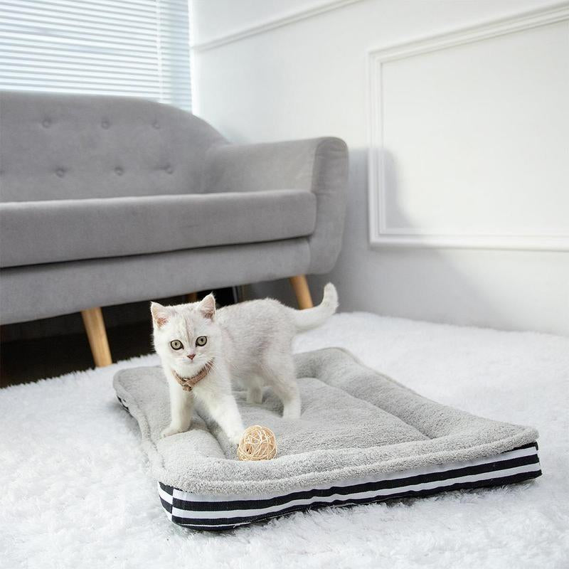 Pet Bed, Soft Plush Cat Bed, Pet Sleeping Mat, Outdoor Essential Items for Pets, Pet Accessories