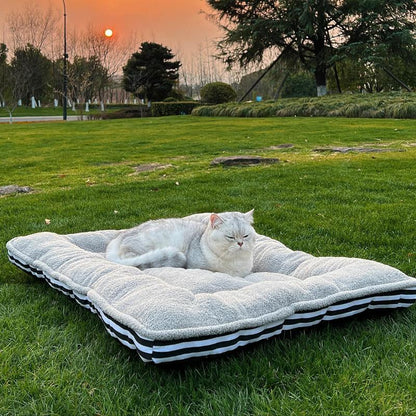 Pet Bed, Soft Plush Cat Bed, Pet Sleeping Mat, Outdoor Essential Items for Pets, Pet Accessories